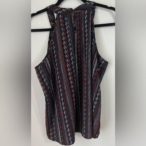 Monteau Aztec stripped women’s XL sleeveless navy/red top w/ peek hole back - Picture 5 of 8
